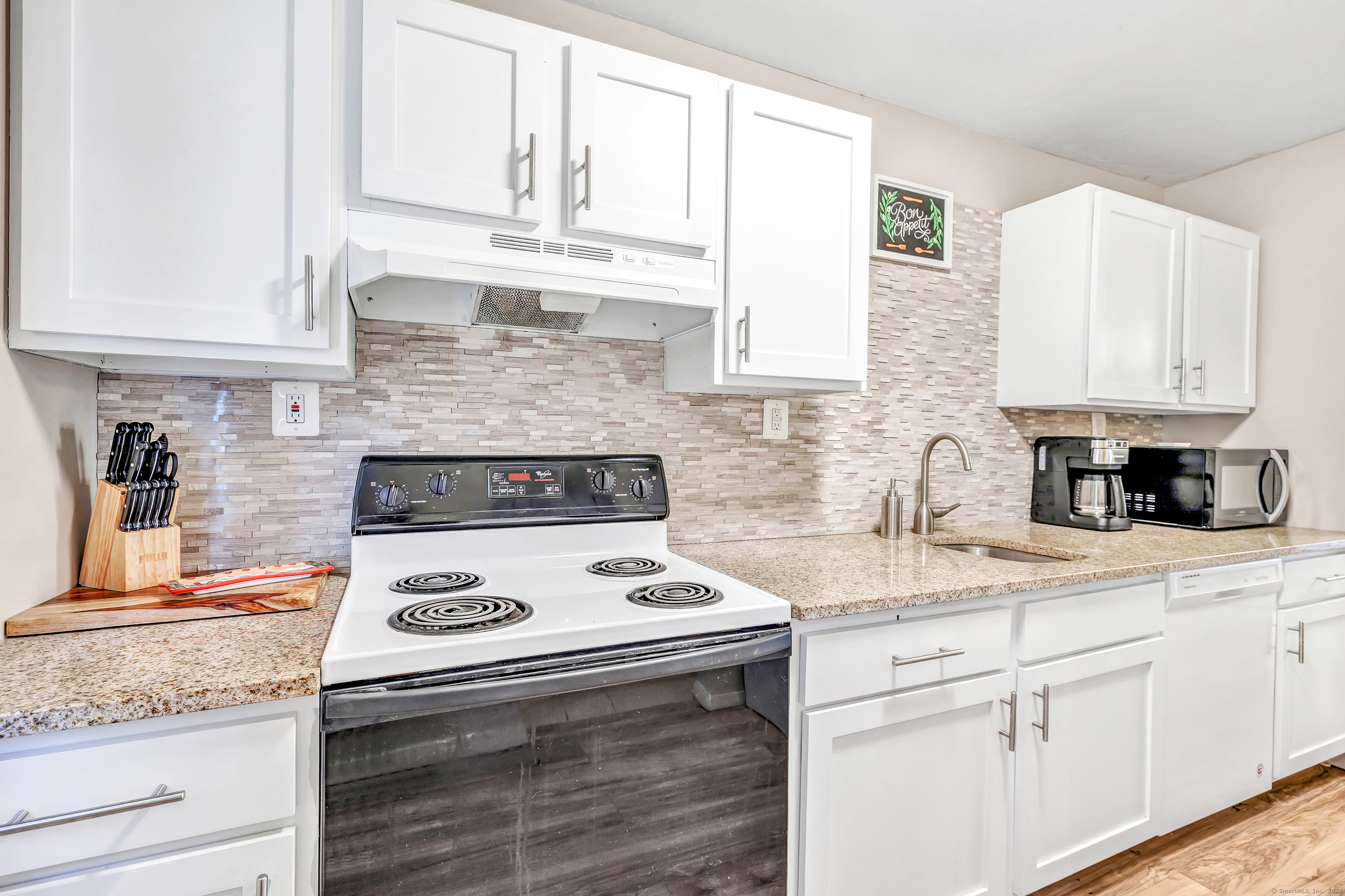 34 Santangelo Terrace #34, Derby, Connecticut image 6