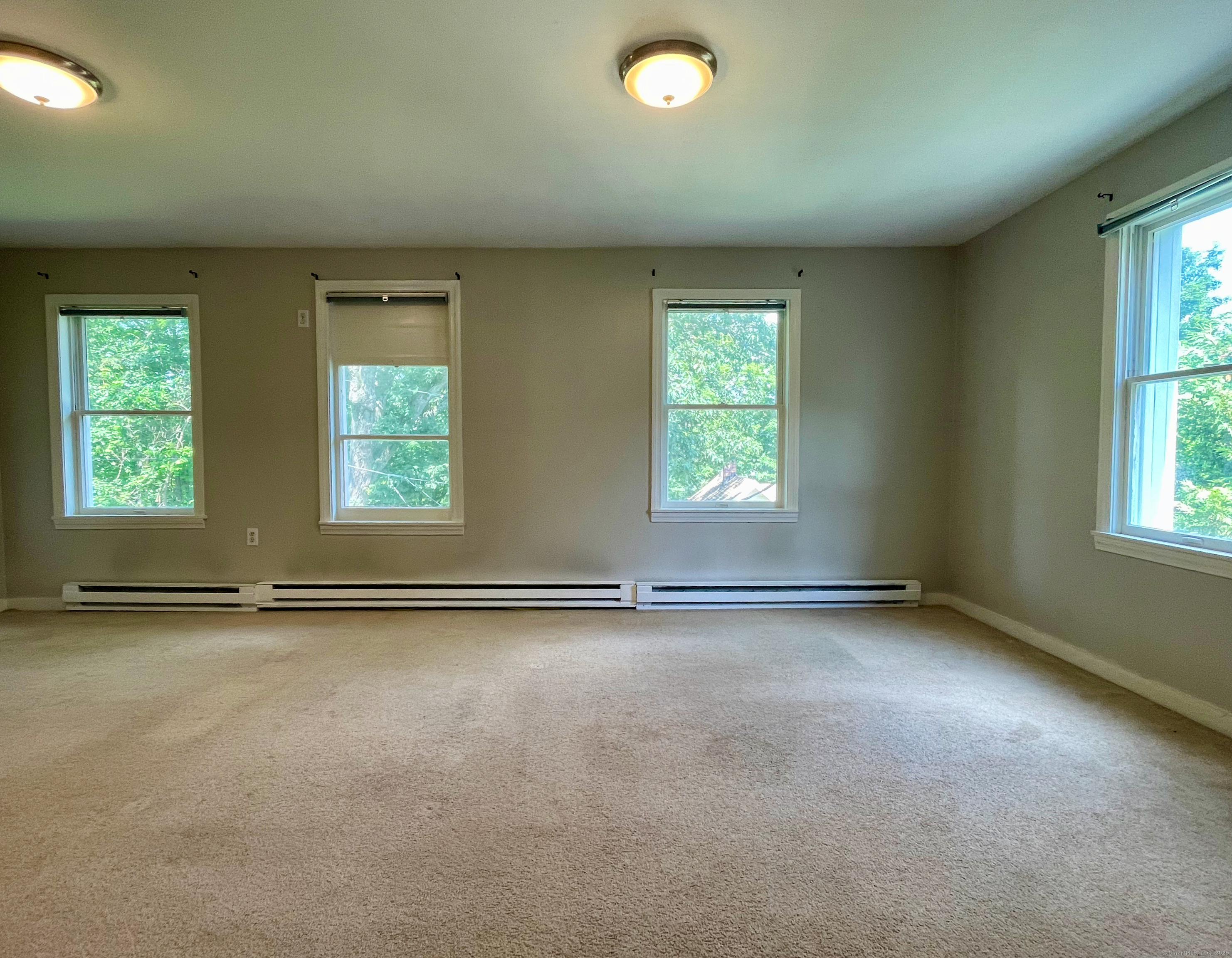 Canton, Connecticut 06019, United States, 2 Bedrooms Bedrooms, ,1 BathroomBathrooms,Residential,Active,164286