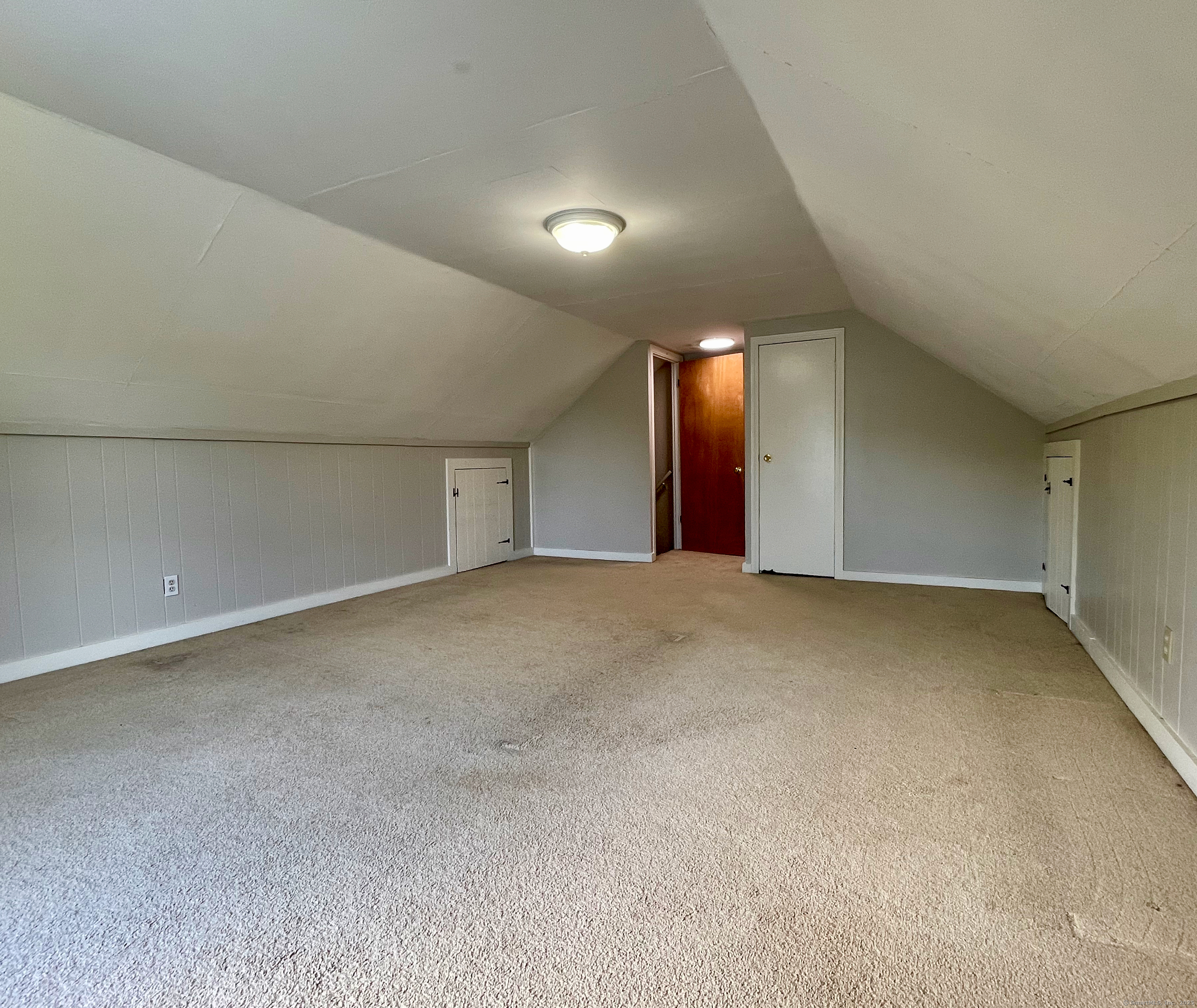 Canton, Connecticut 06019, United States, 2 Bedrooms Bedrooms, ,1 BathroomBathrooms,Residential,Active,164286