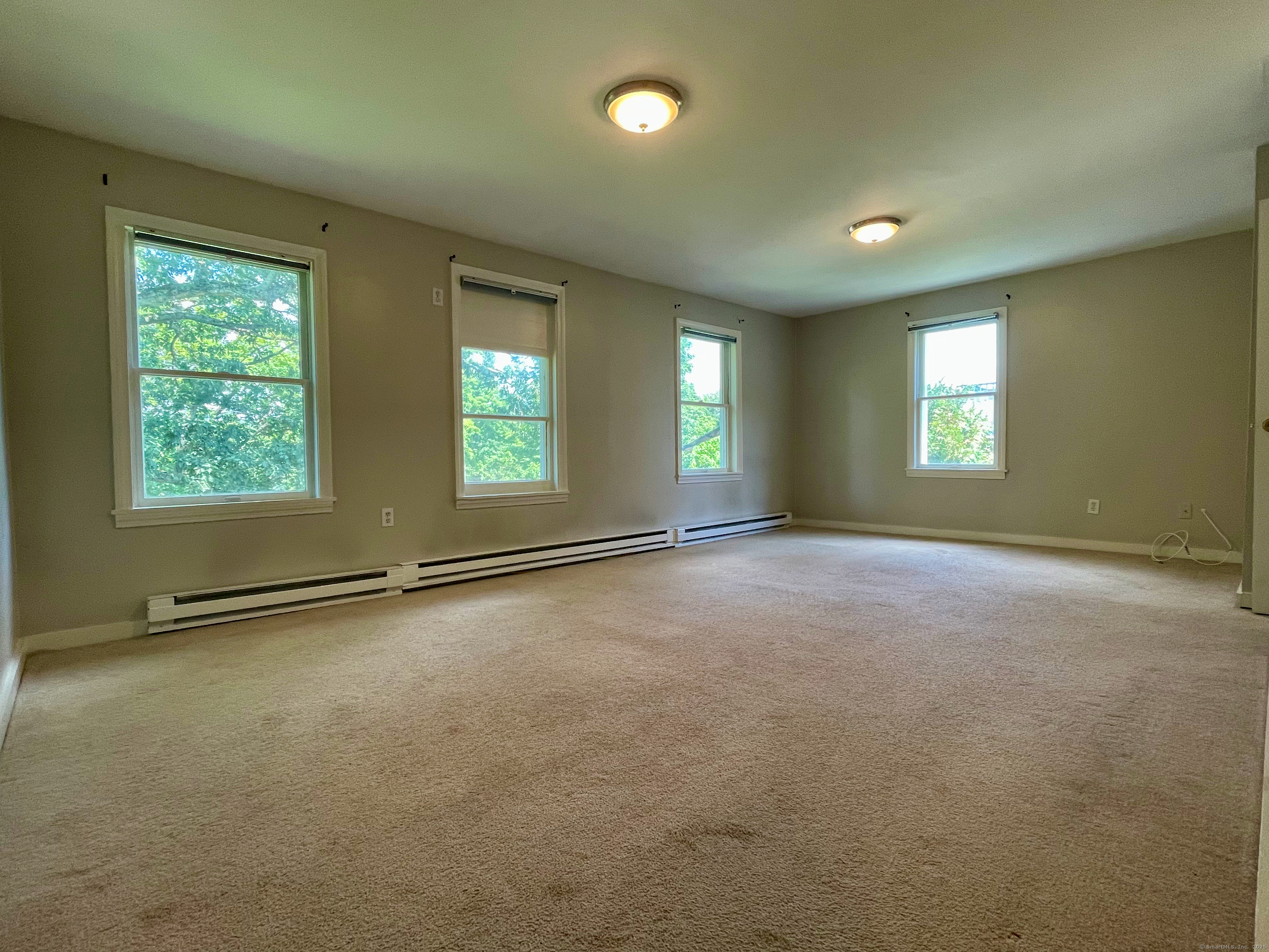 Canton, Connecticut 06019, United States, 2 Bedrooms Bedrooms, ,1 BathroomBathrooms,Residential,Active,164286