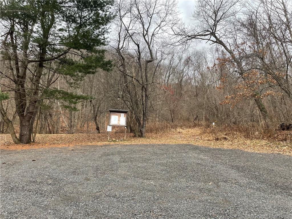 Canton, Connecticut 06019, United States, 2 Bedrooms Bedrooms, ,1 BathroomBathrooms,Residential,Active,164286