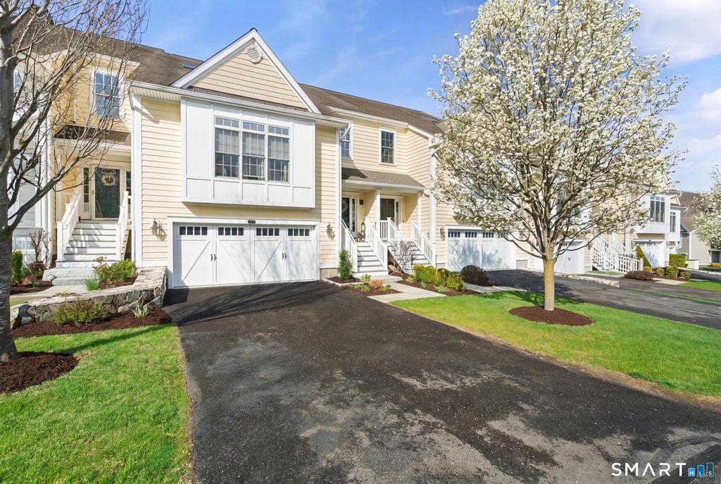 Photo of 46 Great Heron Lane #46, Brookfield, CT 06804 (MLS # 24167946)