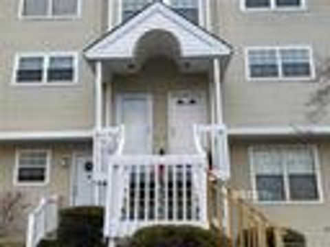 Photo of 2390 State Street #APT 7F, Hamden, CT 06517 (MLS # 24145984)