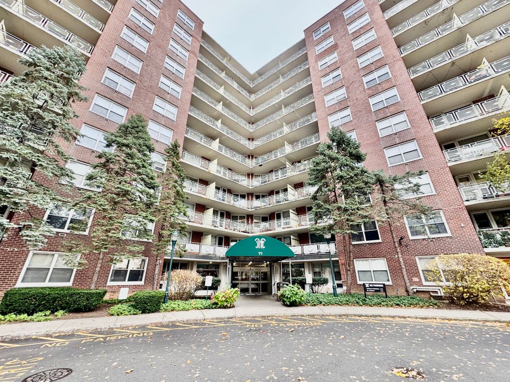 Photo of 71 Strawberry Hill Avenue #APT 421, Stamford, CT 06902 (MLS # 24138734)