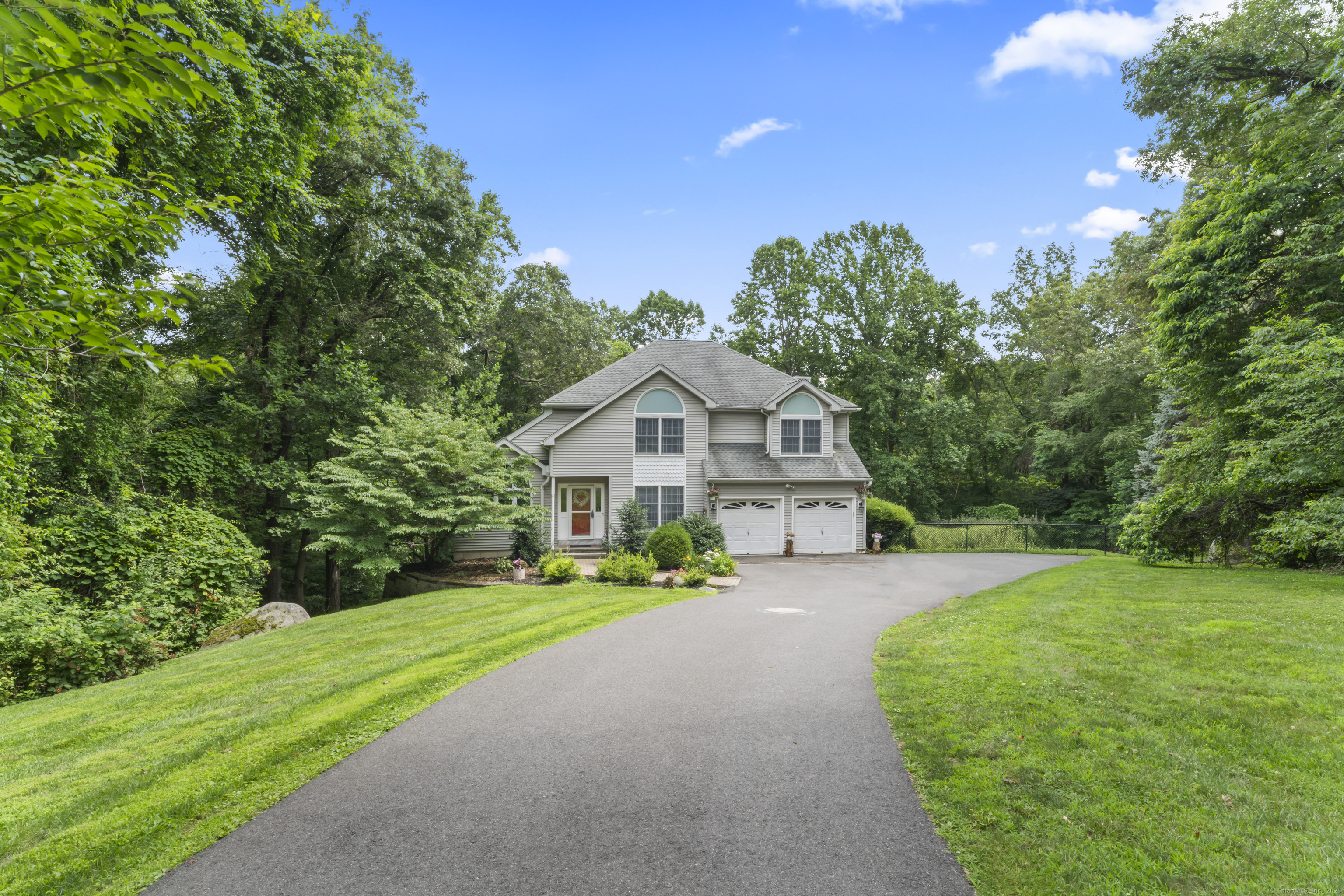 17 Raven Crest Drive