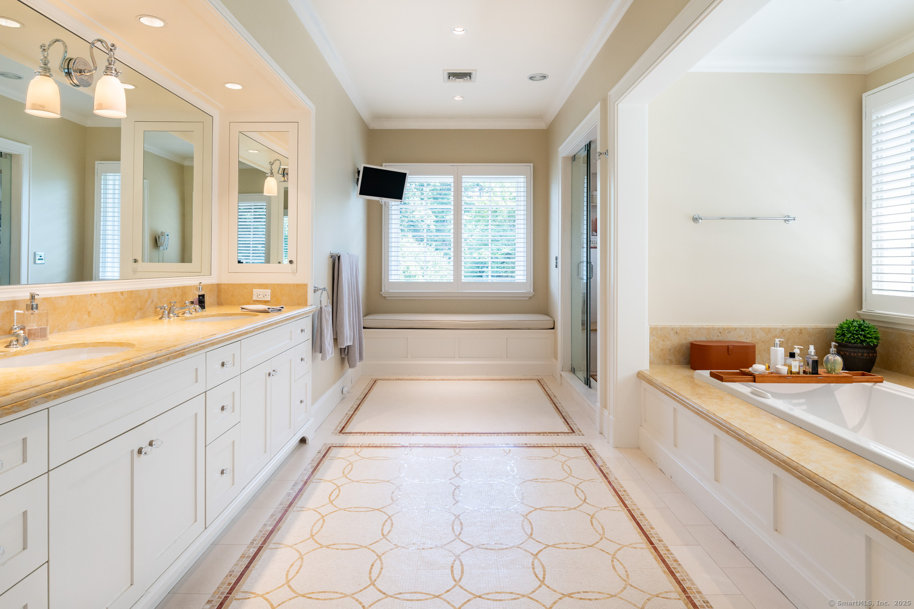 Greenwich, Connecticut 06830, United States, 7 Bedrooms Bedrooms, ,9 BathroomsBathrooms,Residential,Active,194926