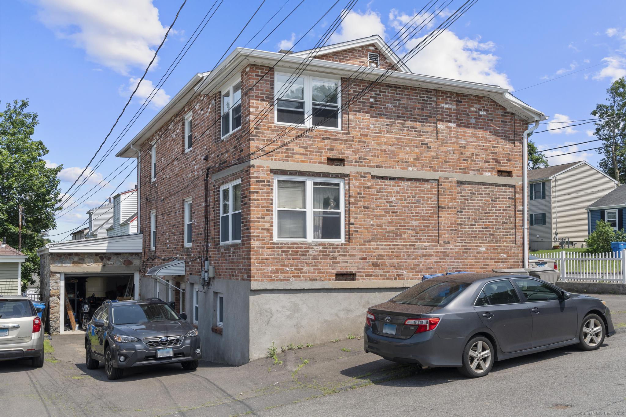 Bristol, Connecticut 06010, United States, ,14 BathroomsBathrooms,Commercial,Active,163629