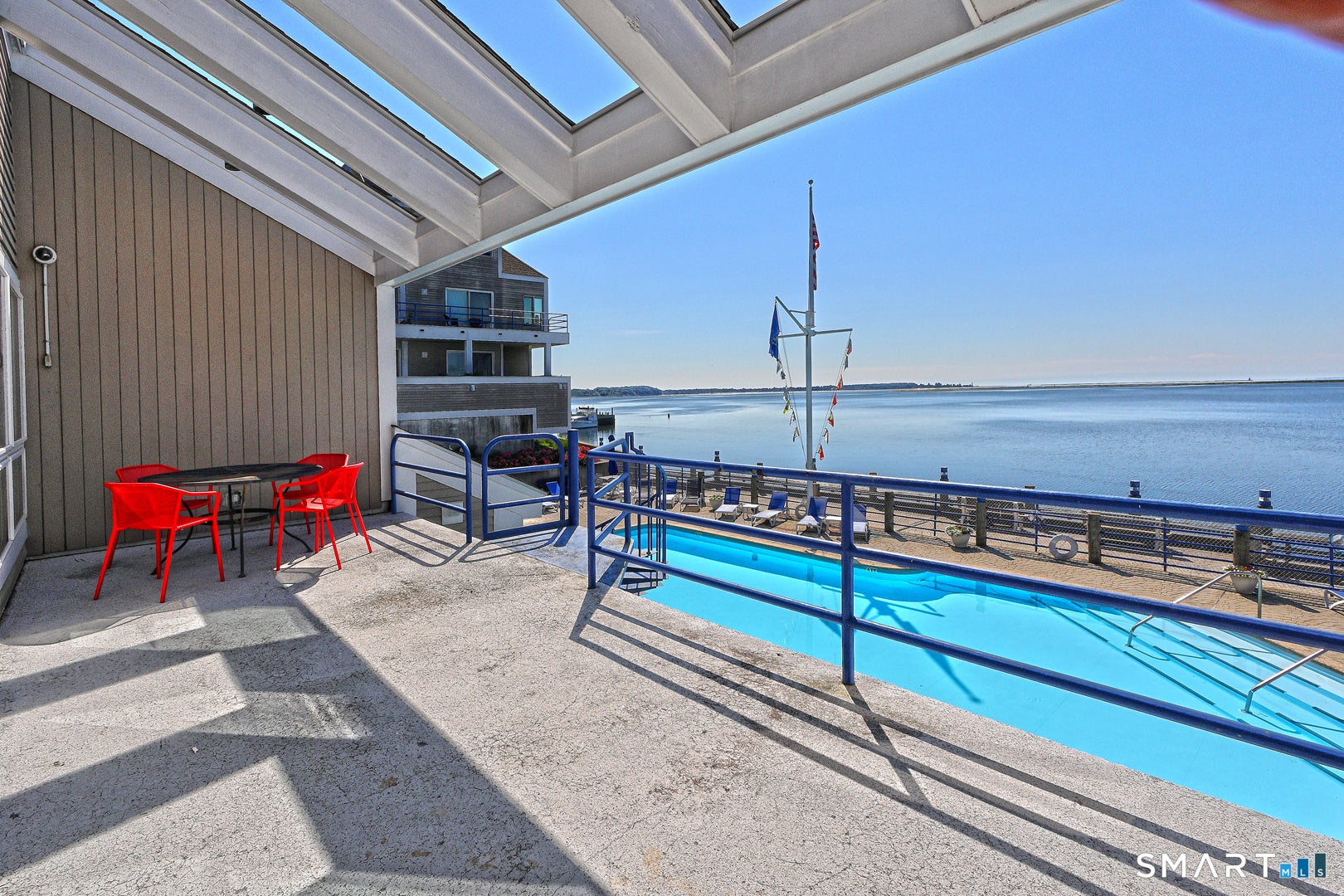 127 Harbour Close 127