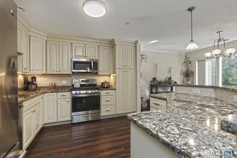 Tiny photo for 127 Harbour Close #127, New Haven, CT 06405 (MLS # 24201323)