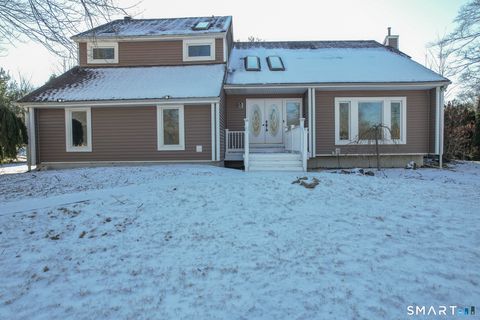 21 Derek Lane Windsor CT 06095