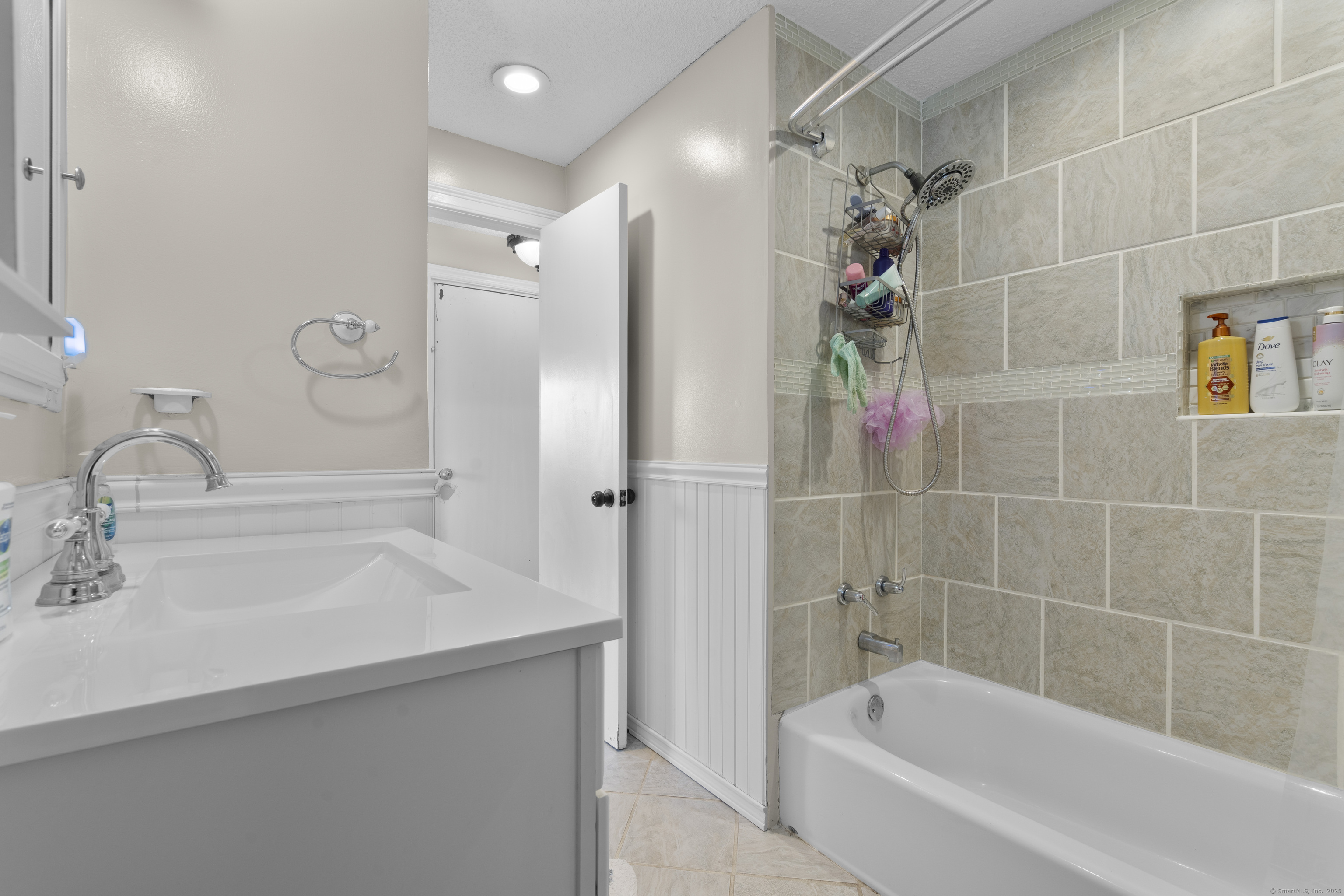 186 Anton Drive, Bridgeport, Connecticut image 9