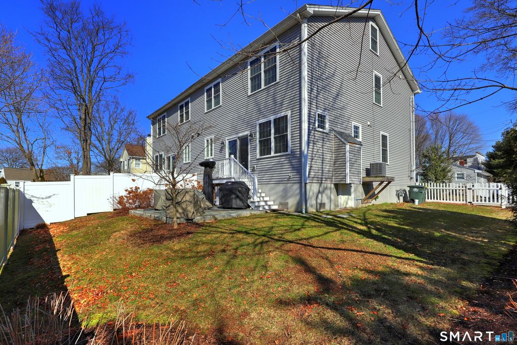 Photo of 30 Narrow Street, Fairfield, CT 06824 (MLS # 24157882)