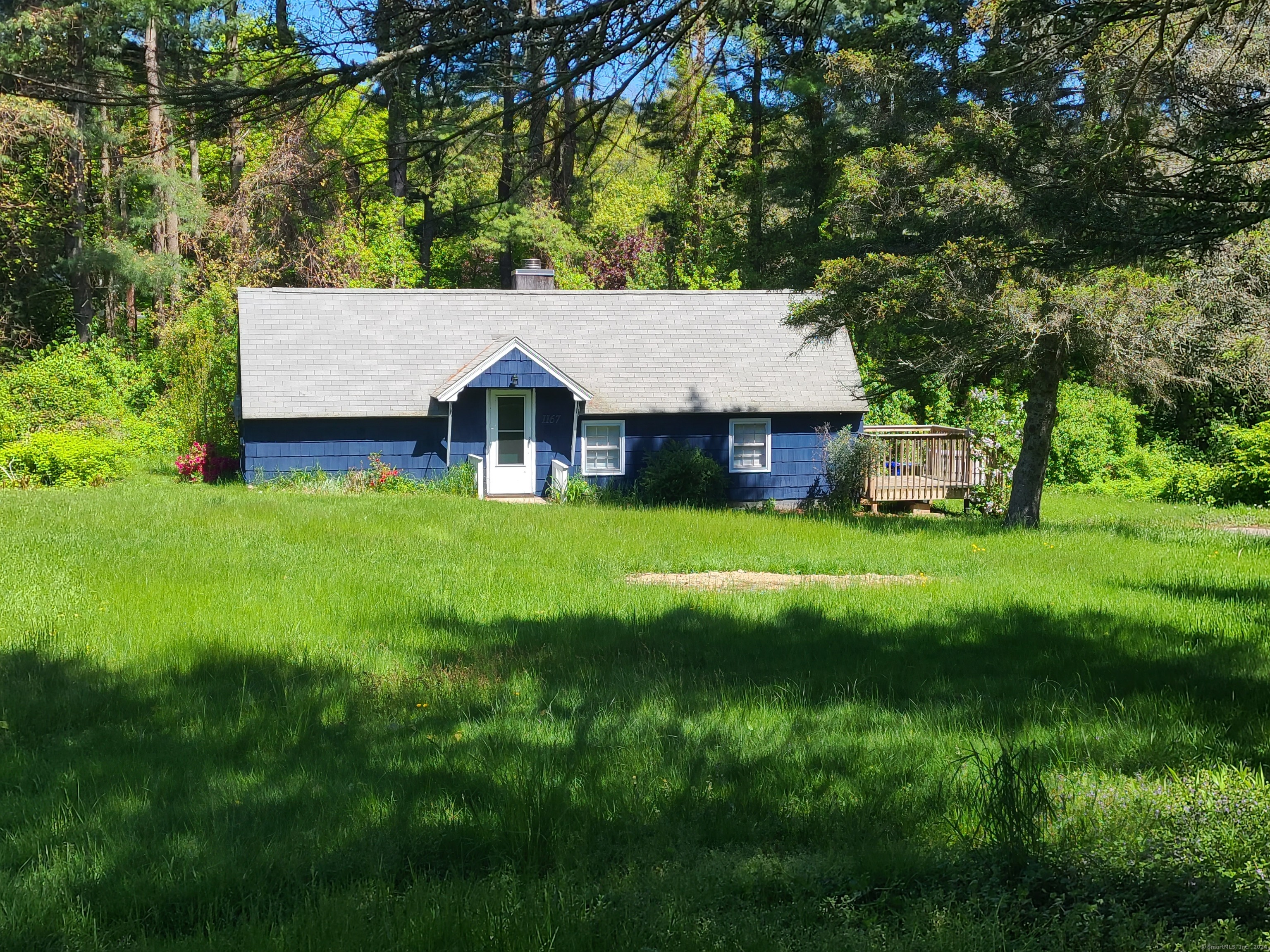 1167 Bullet Hill Road, Southbury, Connecticut - 2 Bedrooms  
1 Bathrooms  
6 Rooms - 