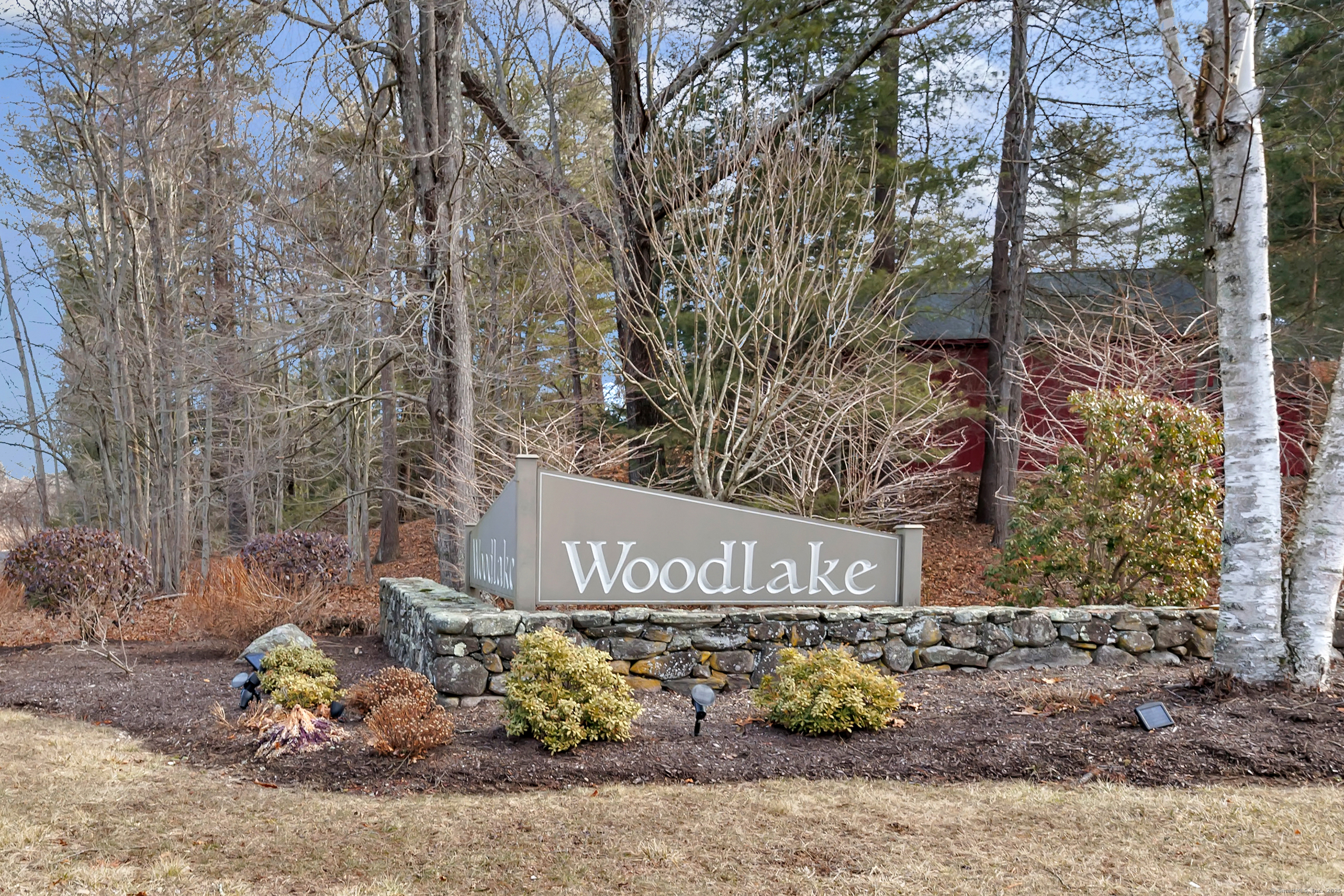 Woods Way 22, Woodbury, Connecticut - 2 Bedrooms  
2 Bathrooms  
5 Rooms - 