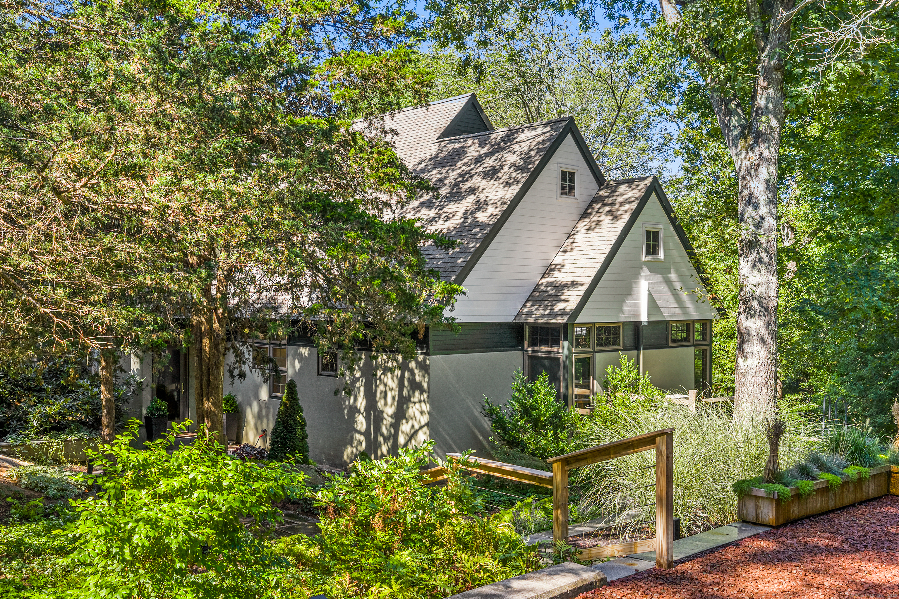 4 Meetinghouse Lane