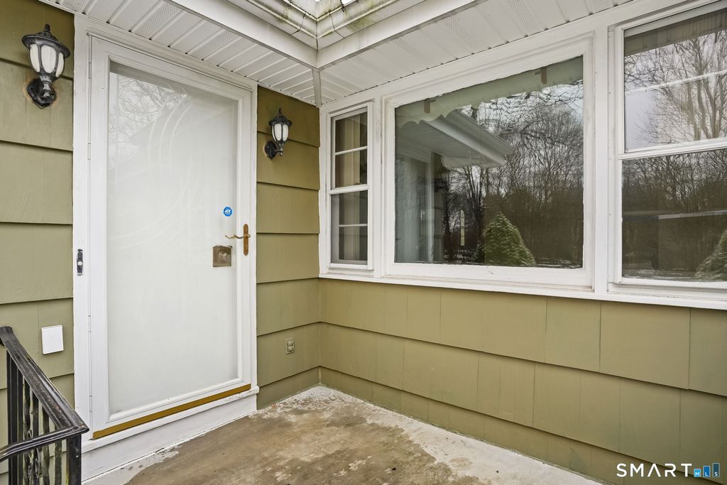 Photo of 4487 Madison Avenue, Trumbull, CT 06611 (MLS # 24145303)