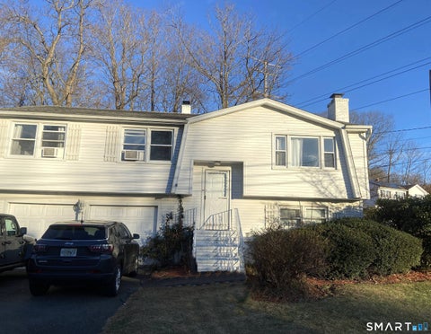 Photo of 20 Heritage Place, Bridgeport, CT 06606 (MLS # 24211325)