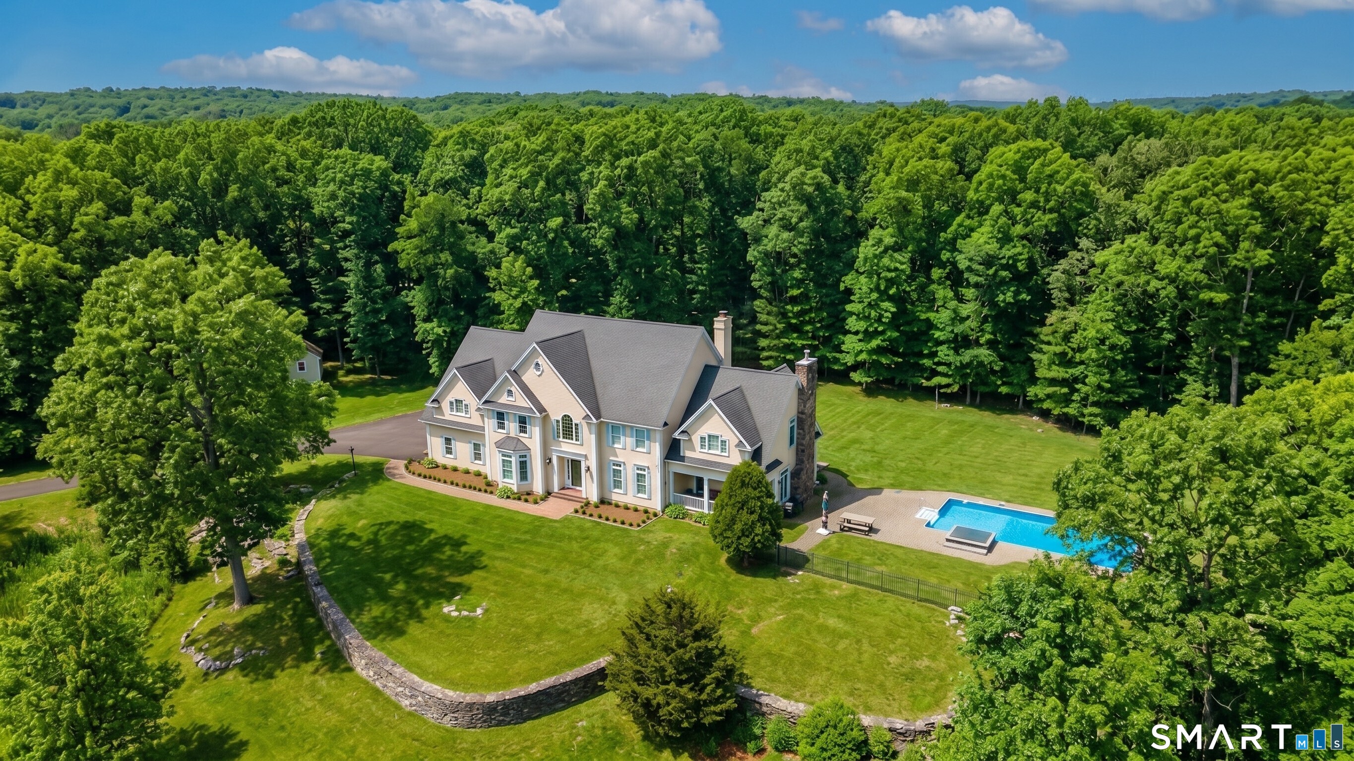 48 Coach Light Drive
