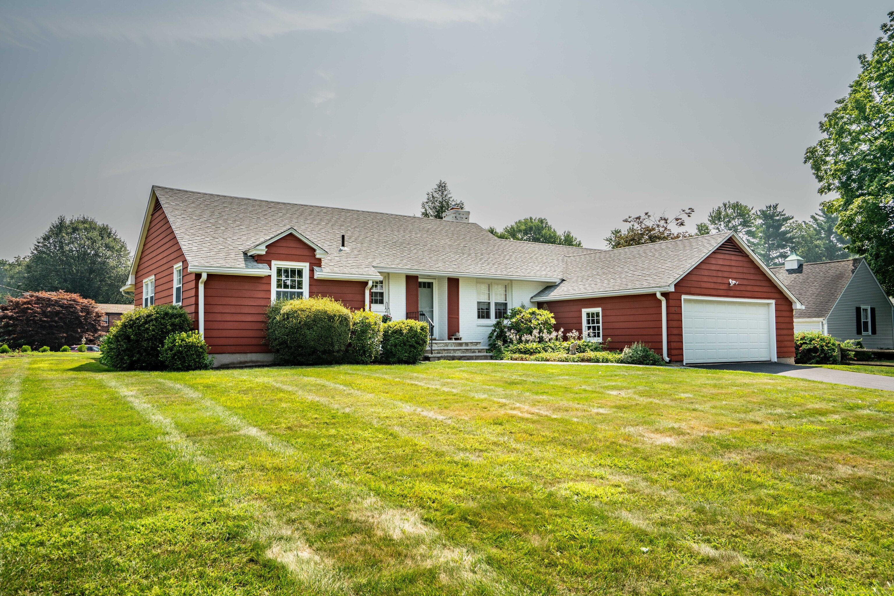 4 Waterside Lane