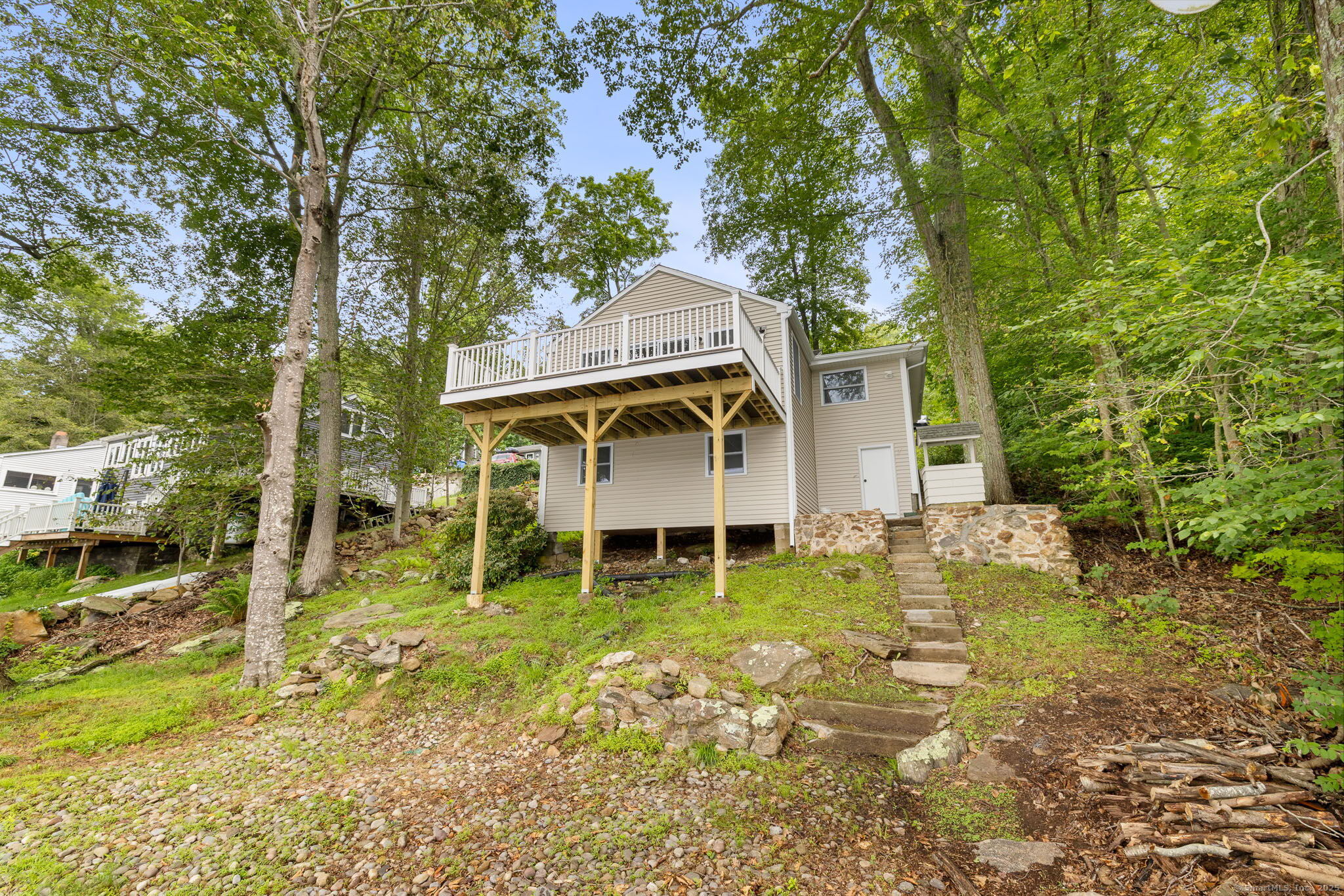 145 Lakeview Drive