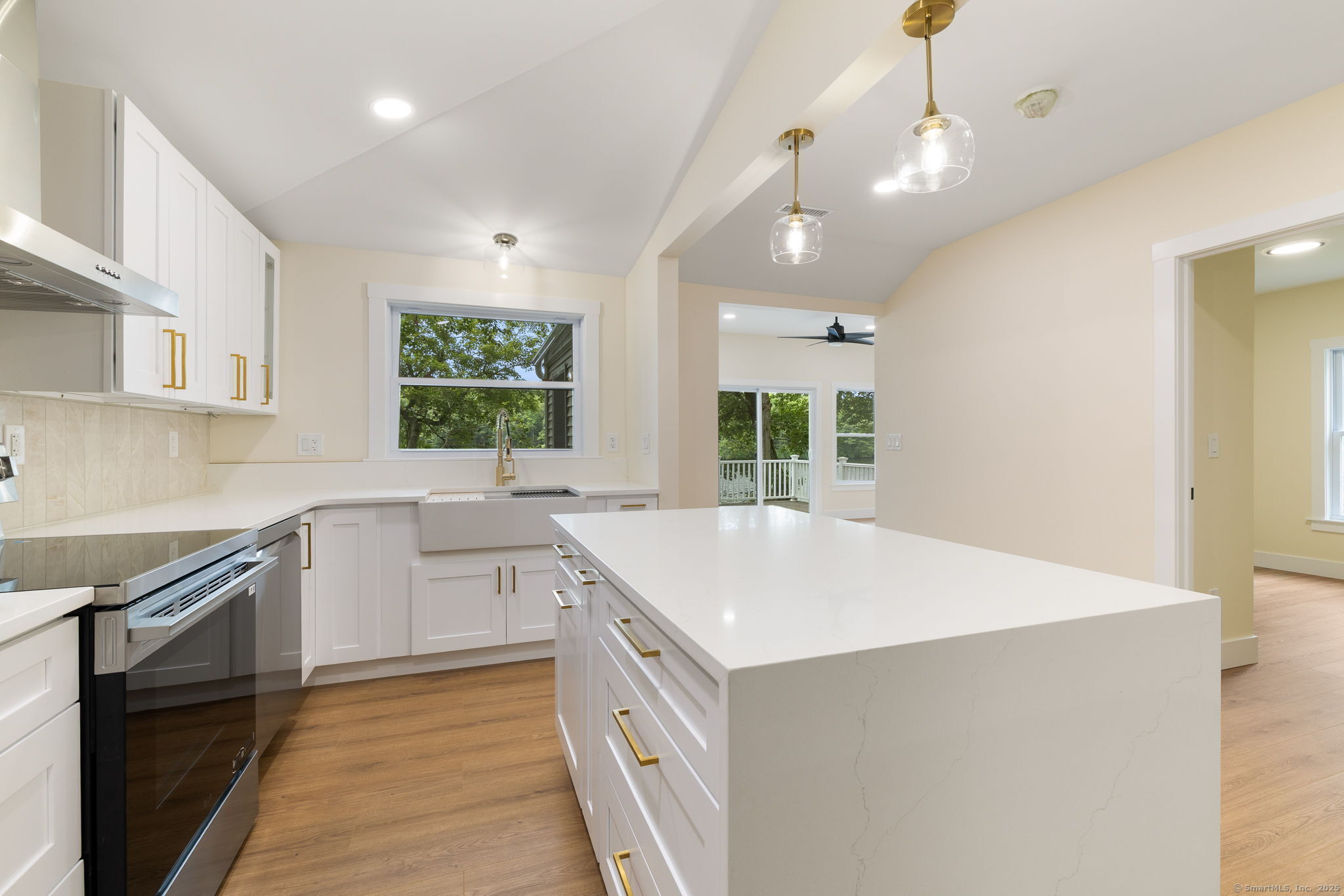 145 Lakeview Drive