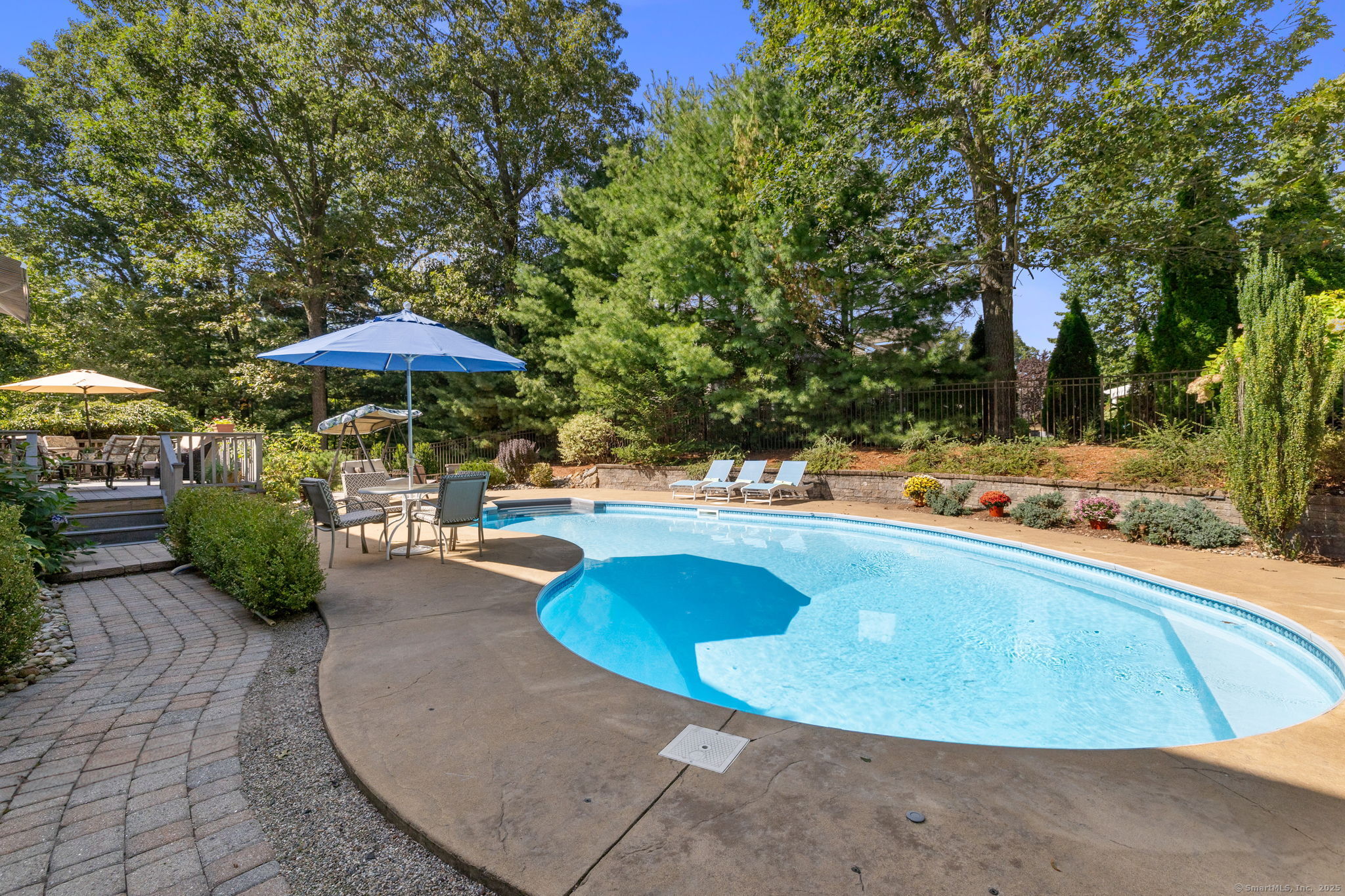 2 Monticello Circle