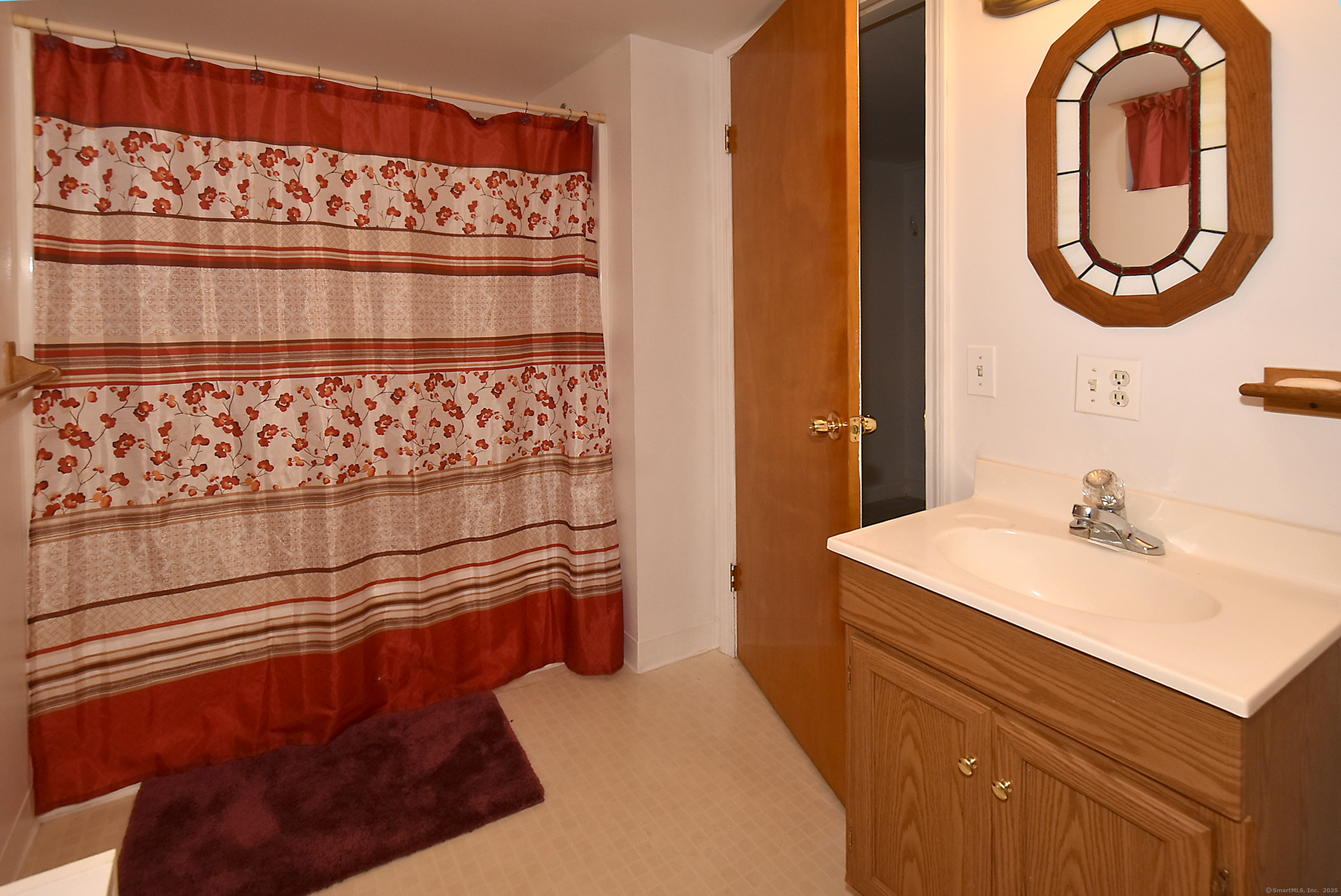 1161 N Grand Street, Suffield, Connecticut image 24