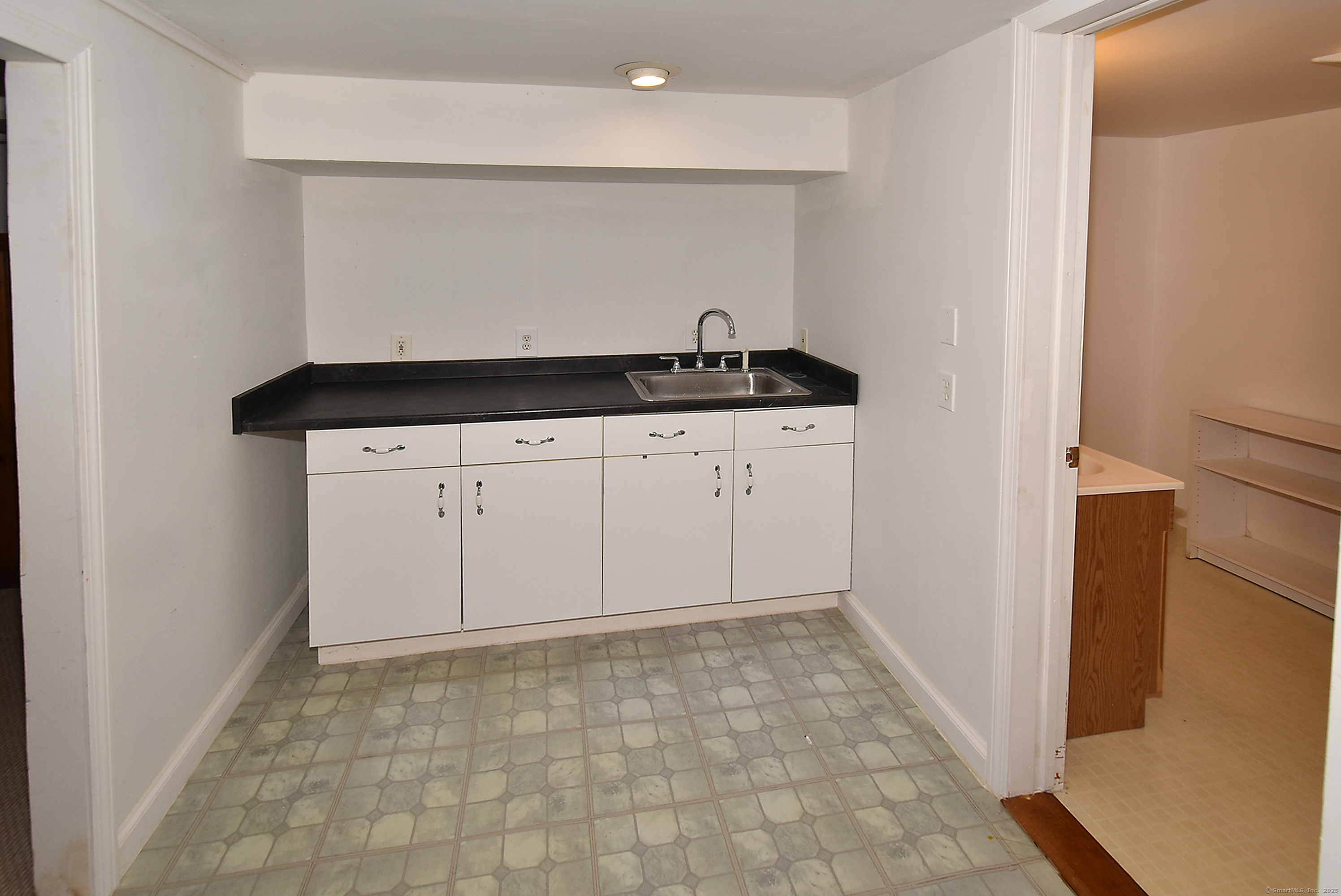 1161 N Grand Street, Suffield, Connecticut image 23