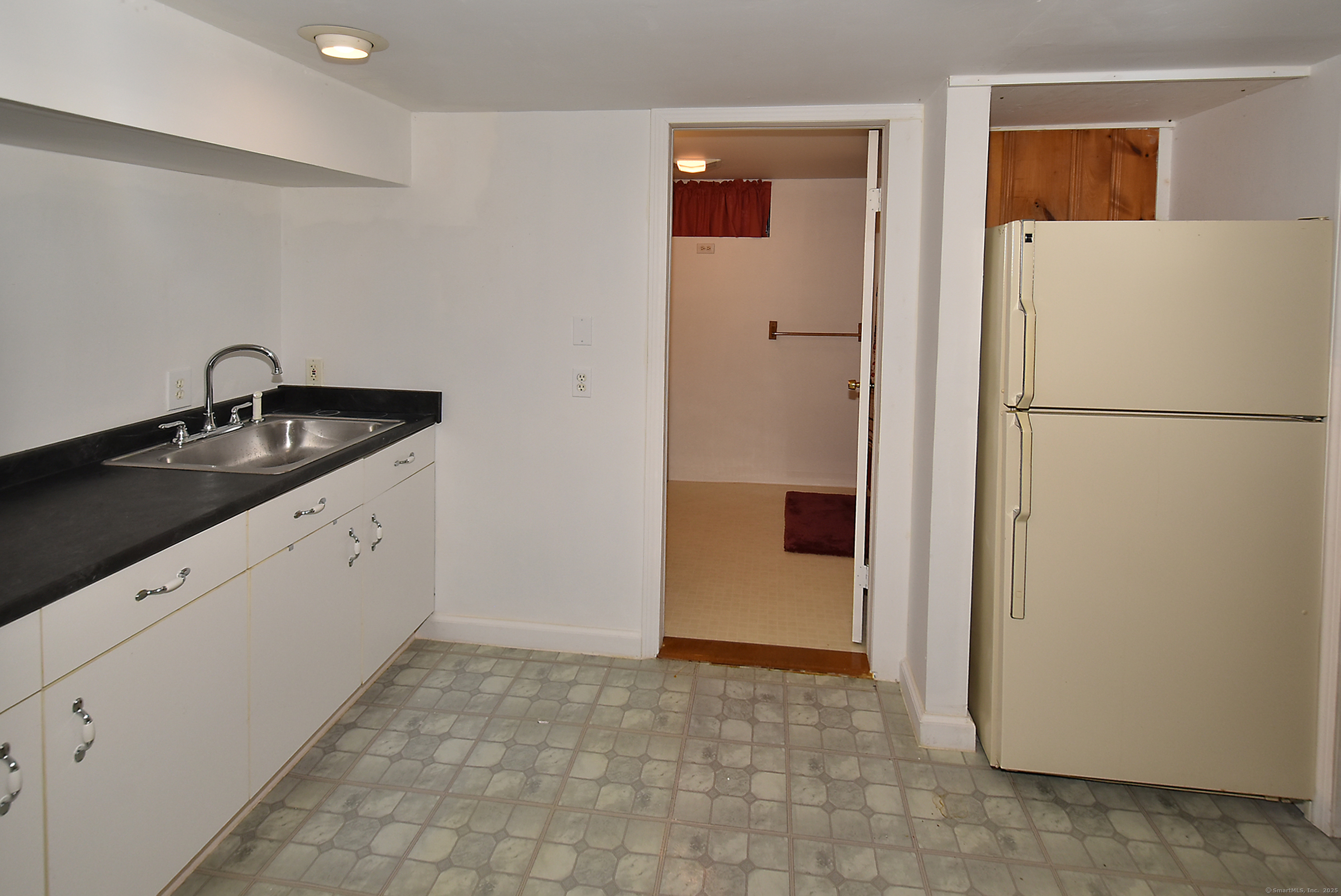 1161 N Grand Street, Suffield, Connecticut image 22