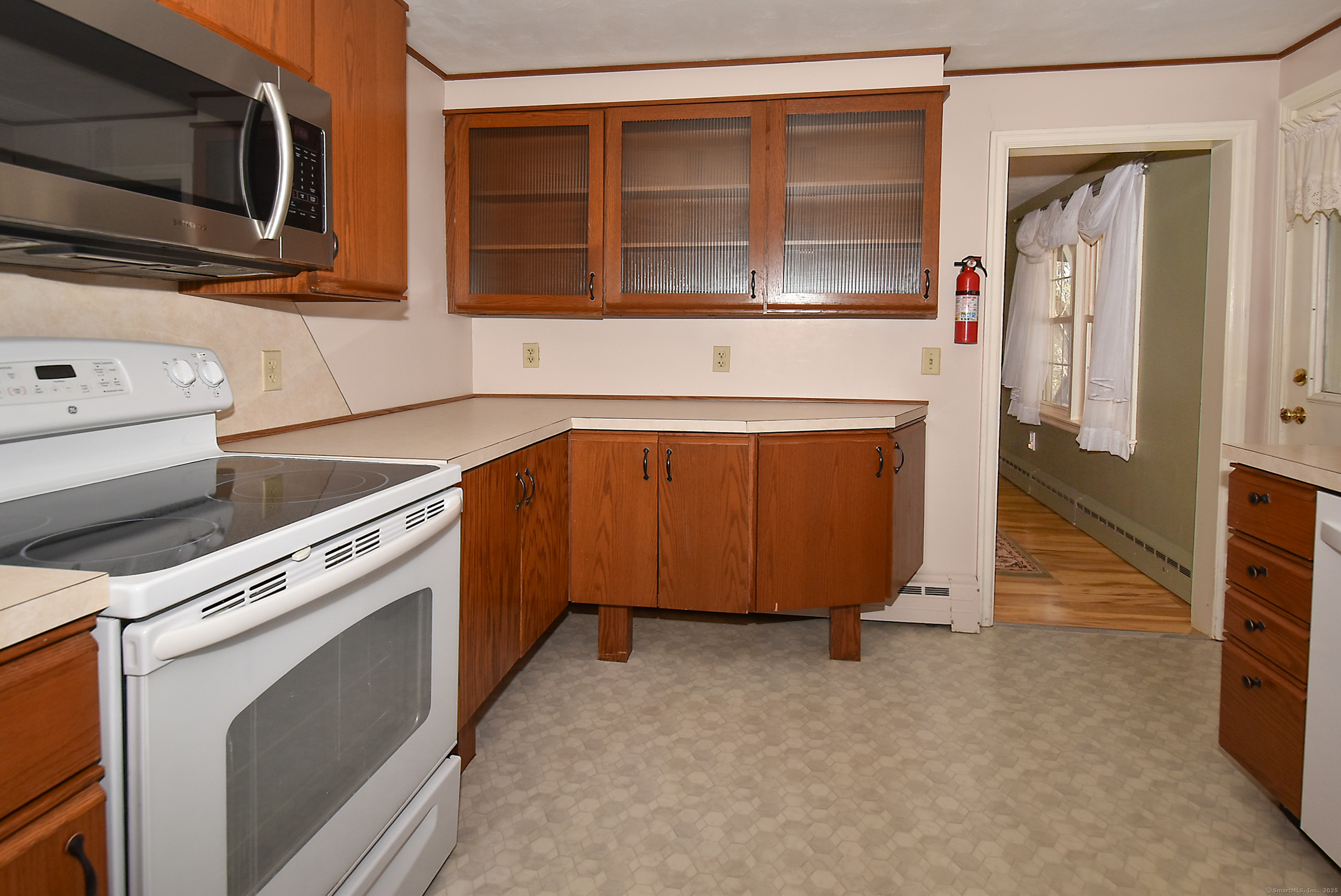 1161 N Grand Street, Suffield, Connecticut image 11