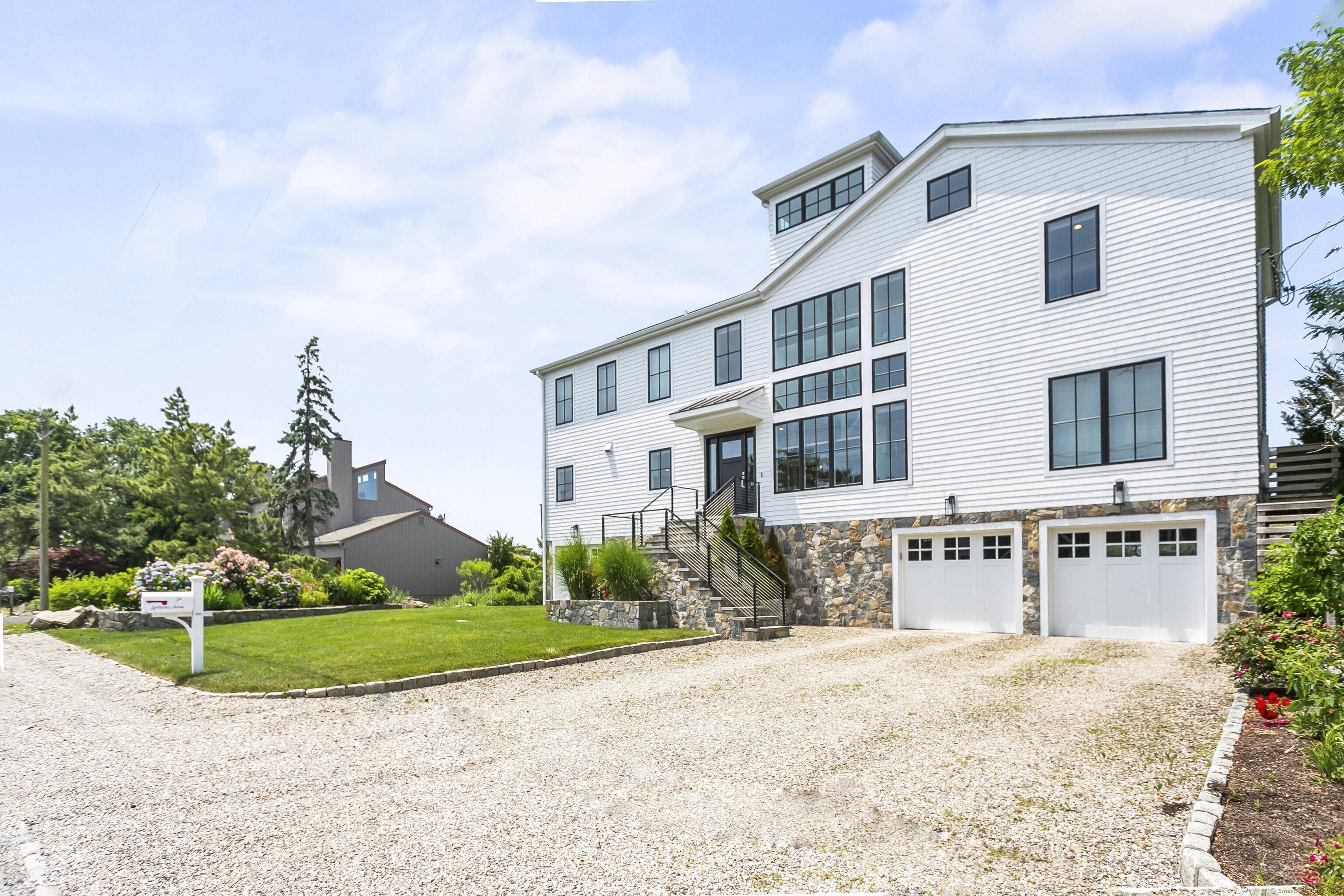 Spriteview Avenue, Westport, Connecticut - 4 Bedrooms  
4 Bathrooms  
10 Rooms - 