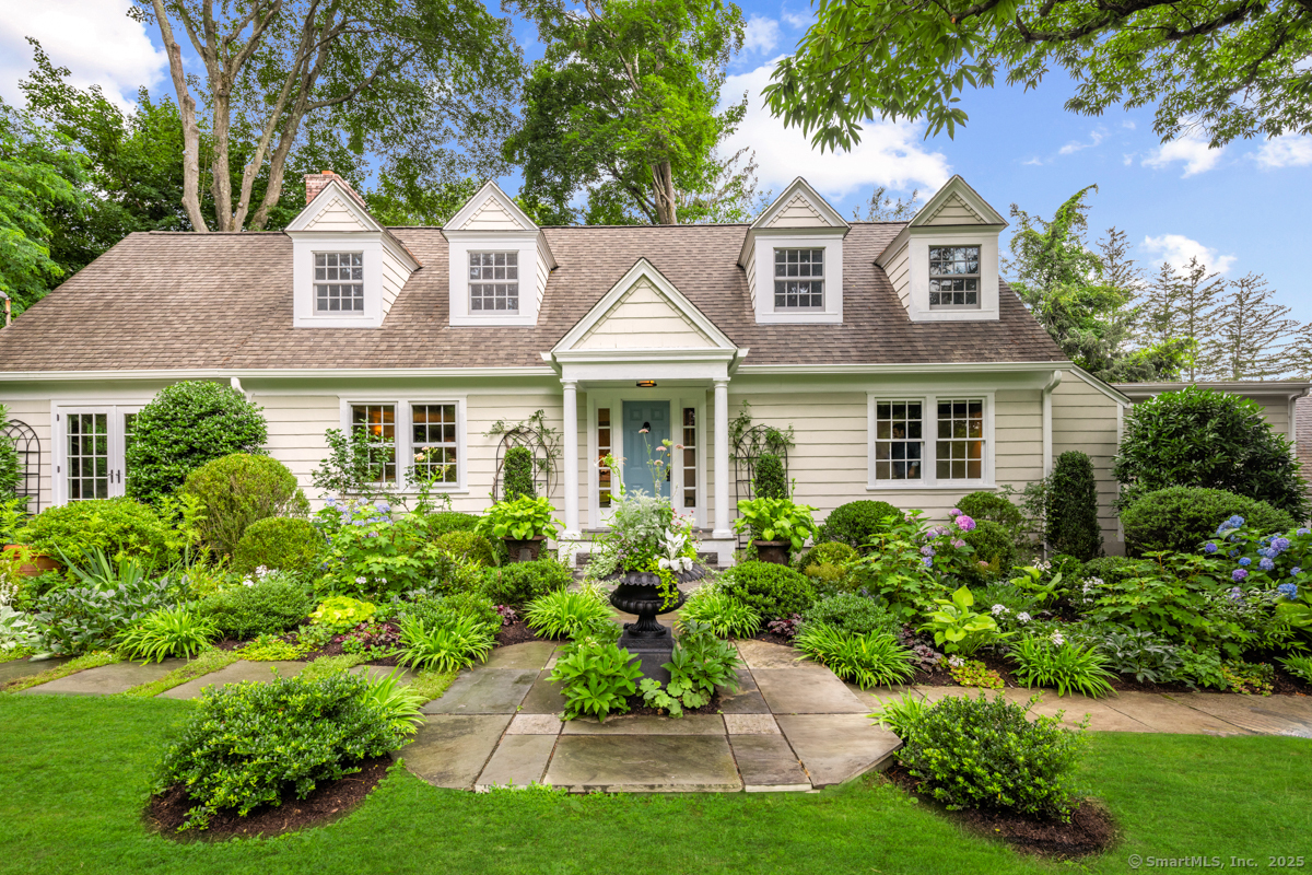 2 Hampton Lane