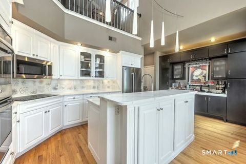 Tiny photo for 11 Priorwood Gardens #11, Cromwell, CT 06416 (MLS # 24163278)