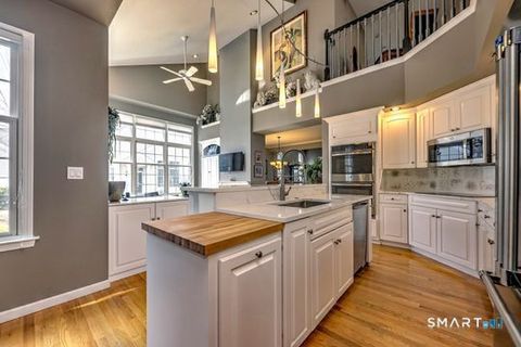 Tiny photo for 11 Priorwood Gardens #11, Cromwell, CT 06416 (MLS # 24163278)