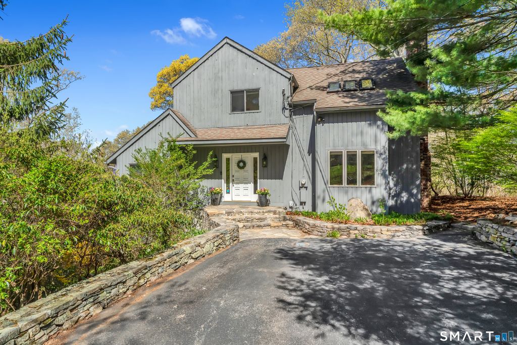 Photo of 72 Inchcliffe Drive, Ledyard, CT 06335 (MLS # 24170594)