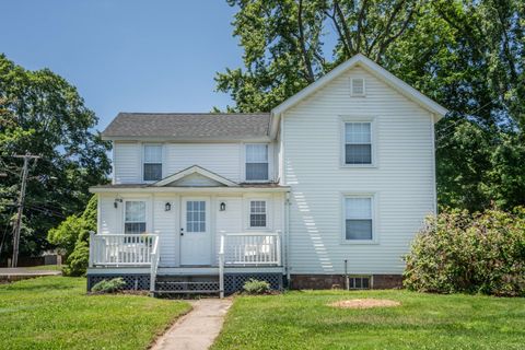 23 Maple Street Simsbury CT 06081