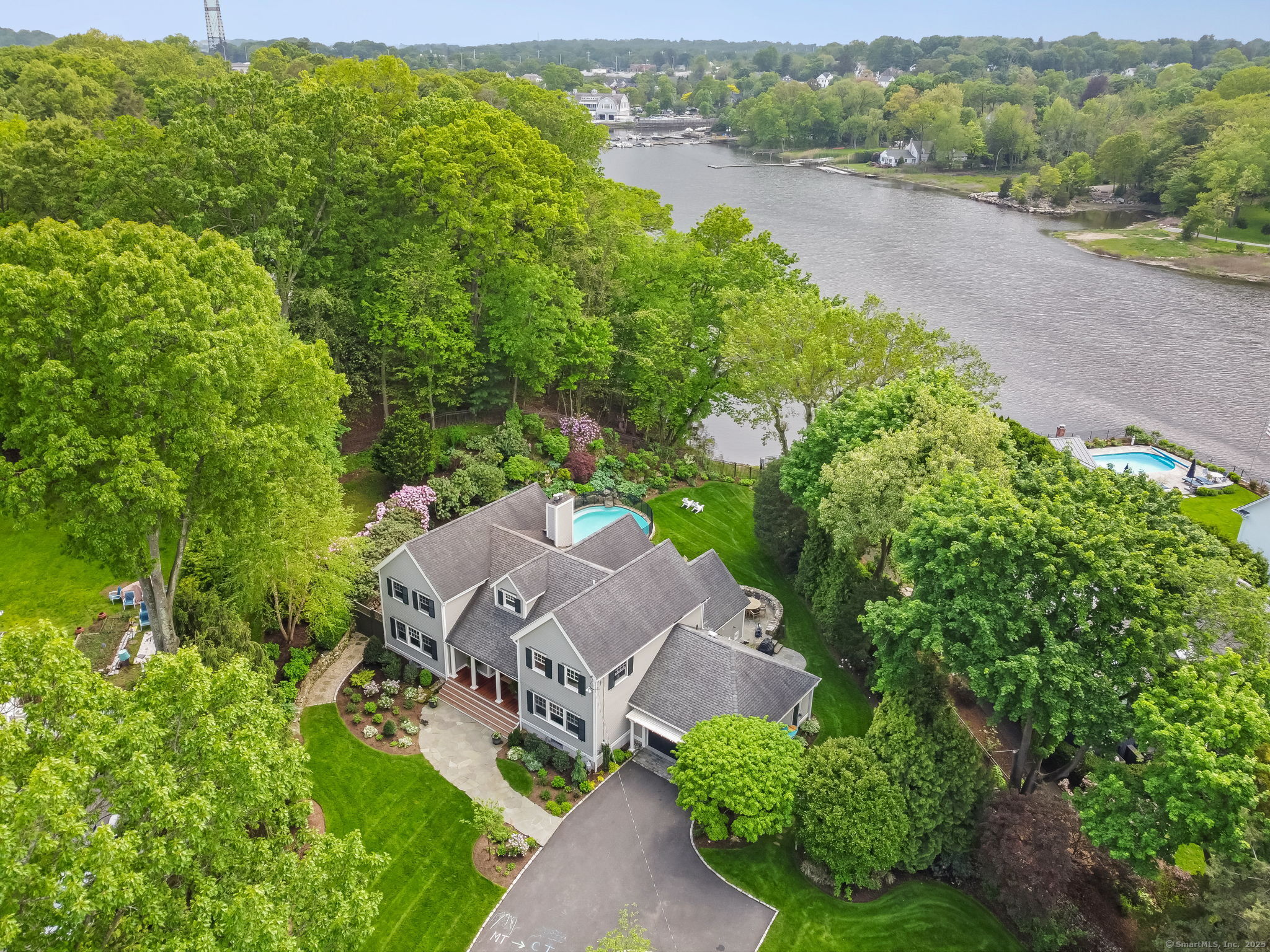 Property for Sale at Oak Ridge Park, Westport, Connecticut - Bedrooms: 5 
Bathrooms: 4 
Rooms: 10  - $4,999,000
