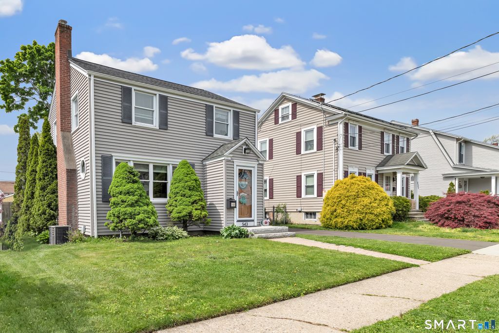 Photo of 543 Woodstock Avenue, Stratford, CT 06614 (MLS # 24174418)