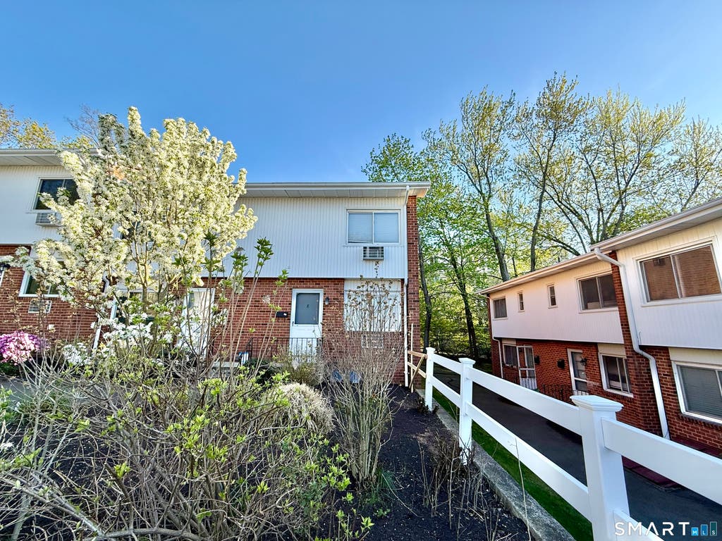 Photo of 550 Prospect Street #8, New Haven, CT 06511 (MLS # 24175858)