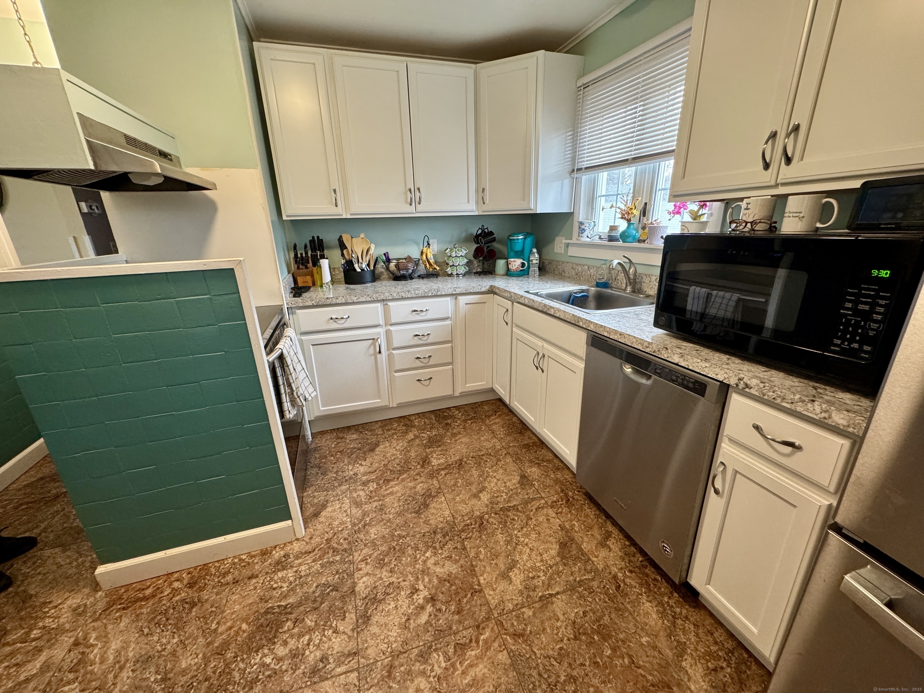 114 Middle Turnpike, Manchester, Connecticut image 16