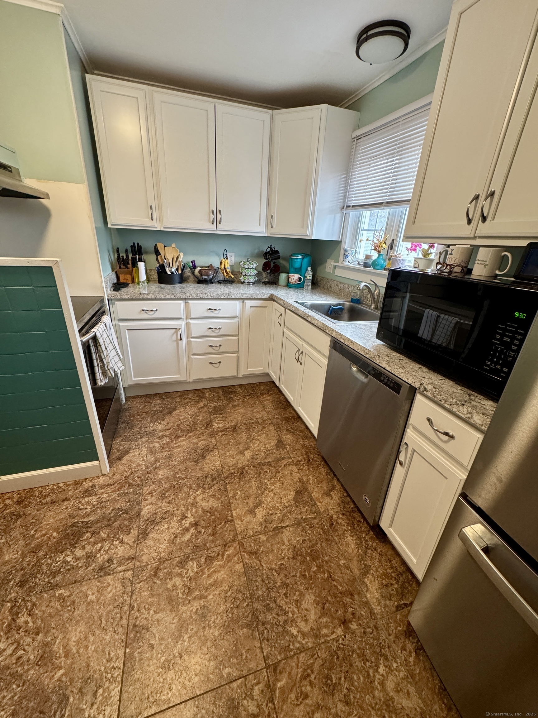 114 Middle Turnpike, Manchester, Connecticut image 17