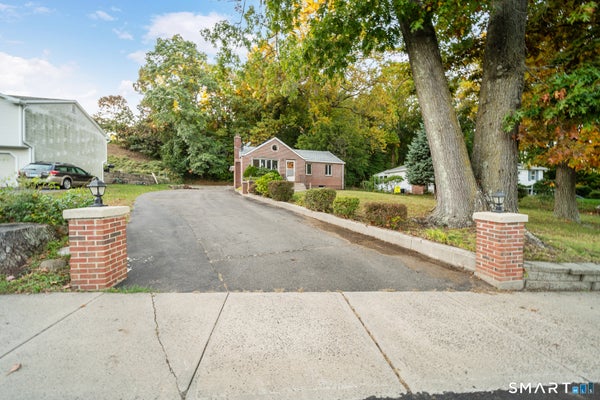 754 JONES HILL RD, WEST HAVEN, CT 06516 - Image 68a165db36eaa8ddcfadf513c4d629fe/2186638499