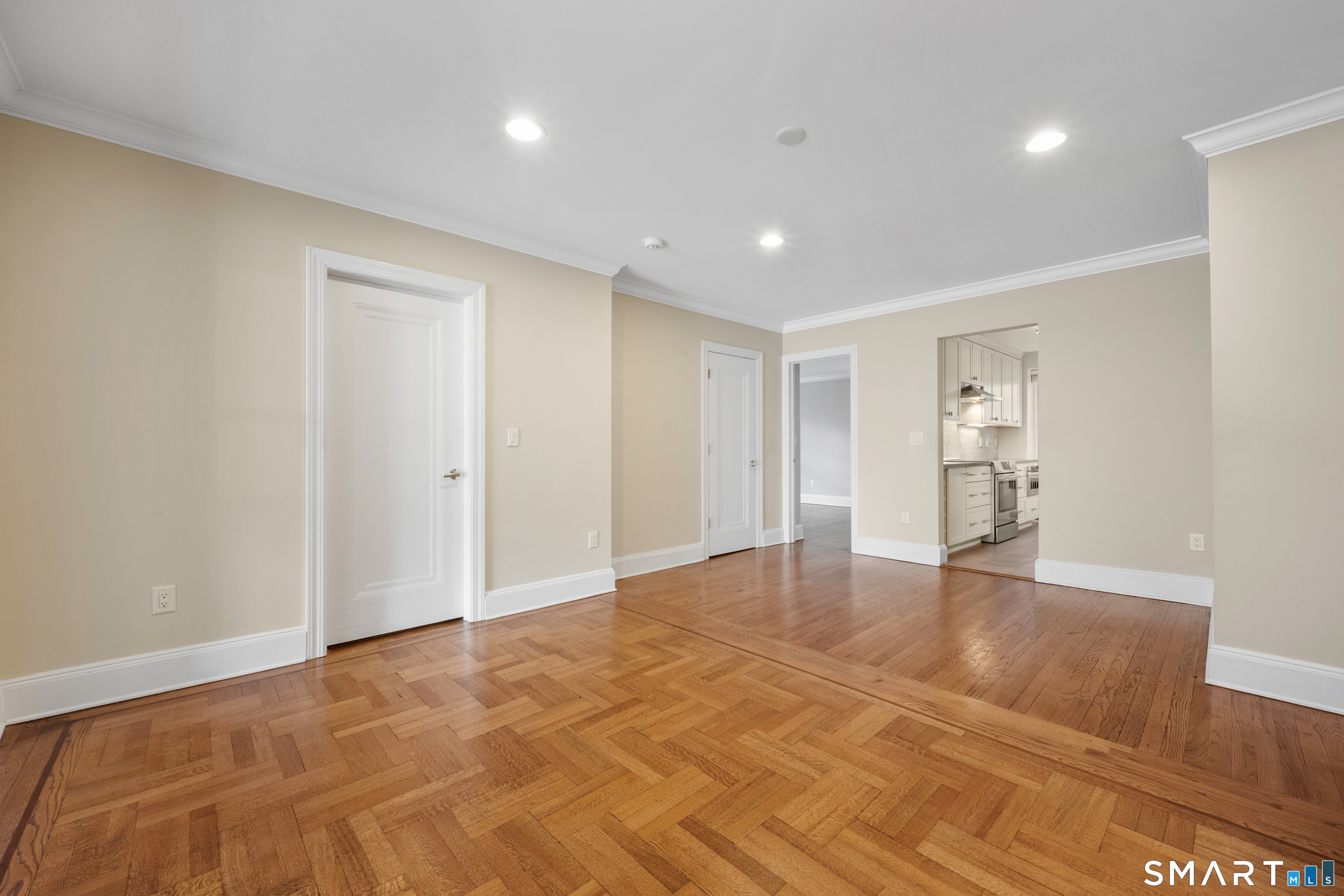 25 West Elm Street 10