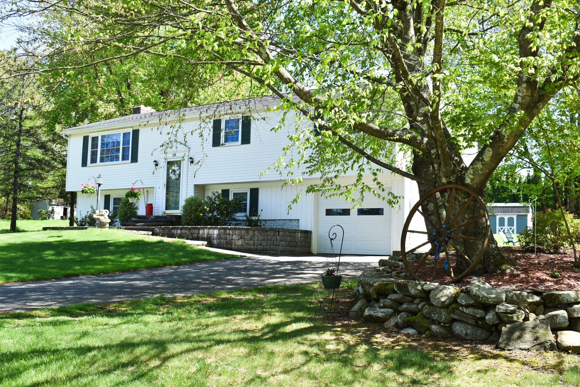 28 Columbine Road, Tolland, Connecticut image 3