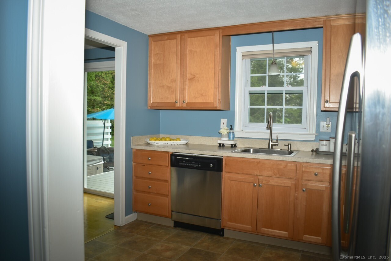 28 Columbine Road, Tolland, Connecticut image 16