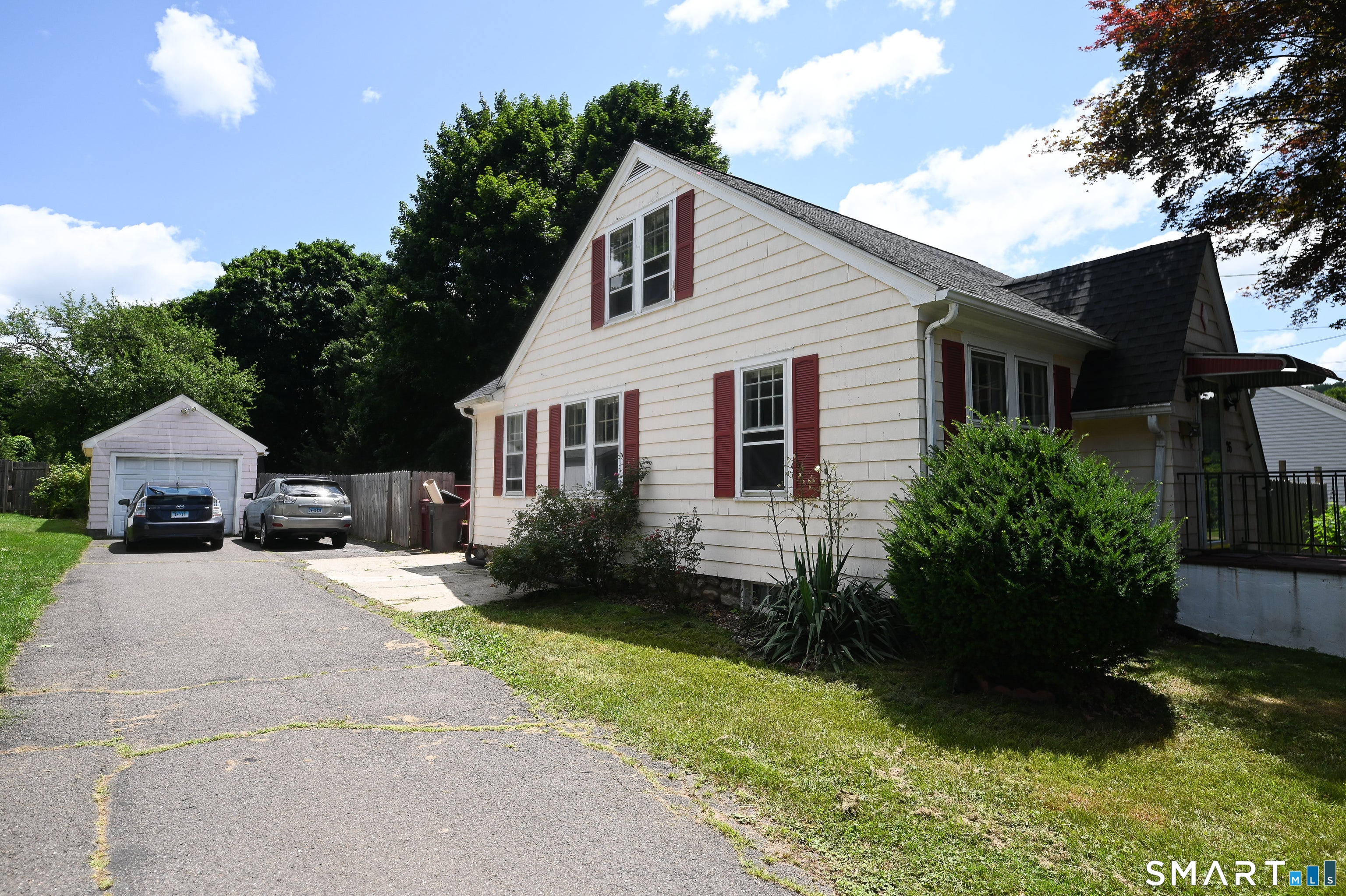 26 Laurel Avenue