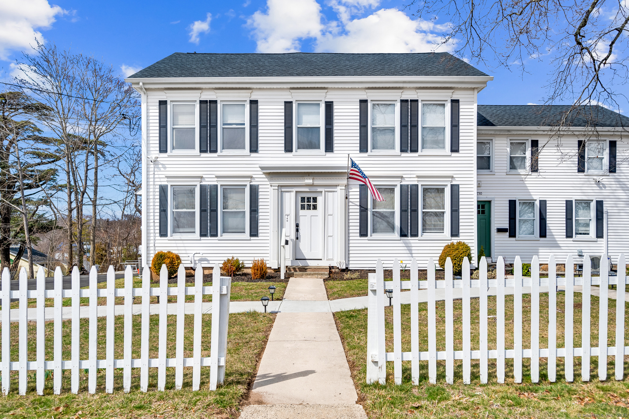 Main Street, Branford, Connecticut - 3 Bedrooms  
2 Bathrooms  
7 Rooms - 