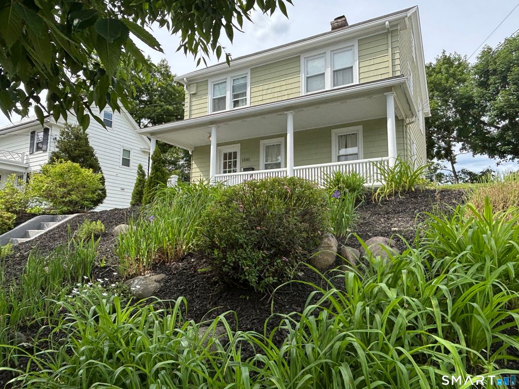 Photo of 1885 Chapel Street, New Haven, CT 06515 (MLS # 24180777)