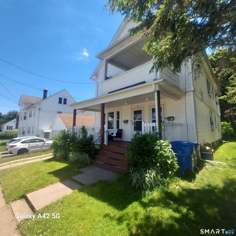 Multifamily For Sale - 162 Wadsworth St Extension<br/> Hartford County, Manchester, CT 06040