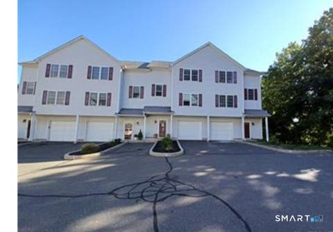 Condo For Rent - 11 Mannions Lane #10<br/> Danbury, CT 06810